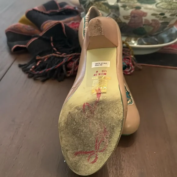 Poetic License Beige Shoes with Teal and Gold Accents - Picture 5 of 7